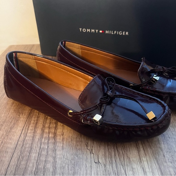 Tommy Hilfiger Zitah Merlot Loafer - size 7 Womens - Picture 5 of 7